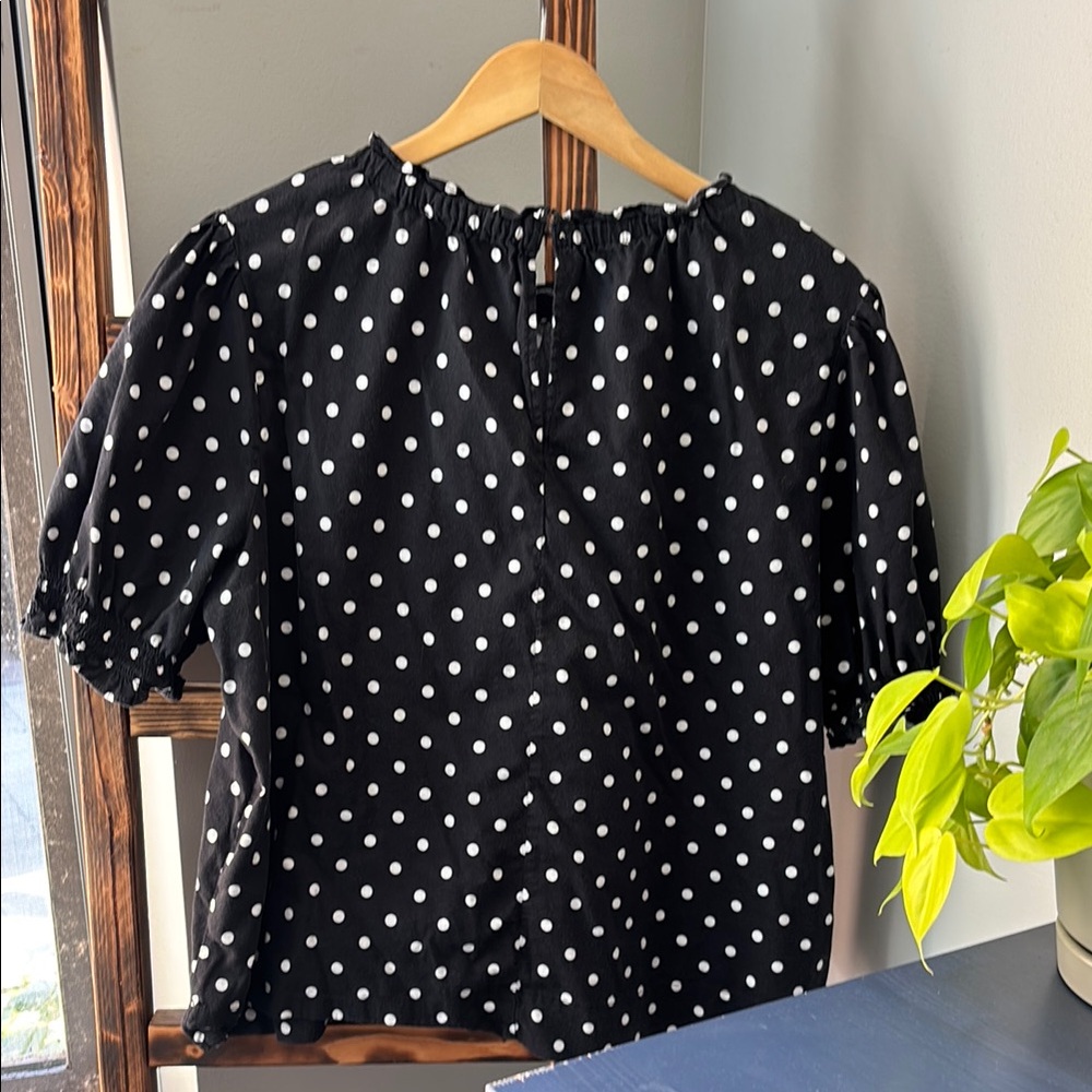Boxy Black Polka Dot Blouse with Relaxed Fit - Picture 3 of 5
